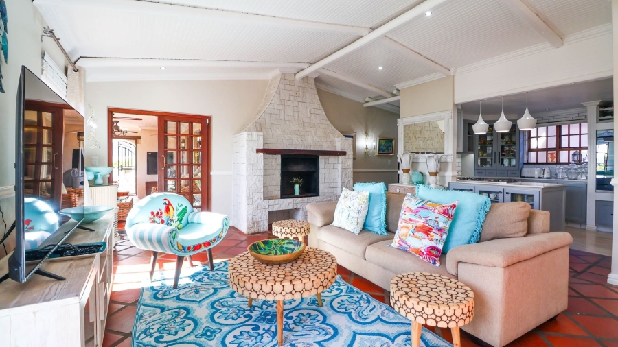6 Bedroom Property for Sale in Kingfisher Creek Western Cape
